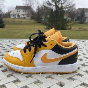 Jordan 1 Low Taxi White - 553560-701 Size 5Y